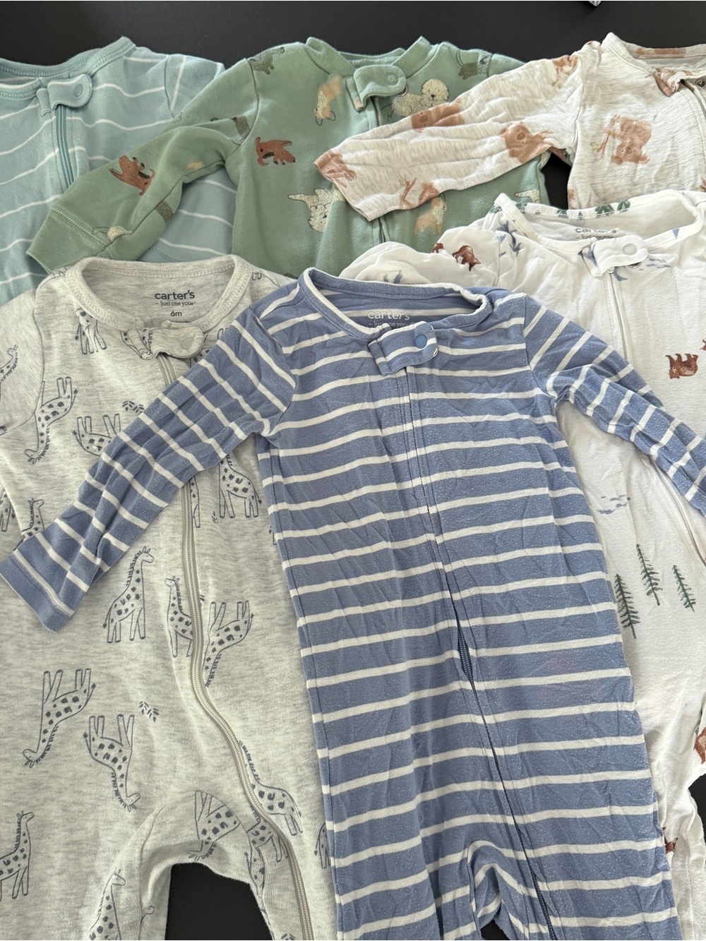 Carter's set of 6 Baby One piece footed sleepers pajamas size 6 months